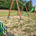 度假居 Kaszuby, Dom Kaszubski Nad Jeziorem Danielowa Dolina 兹姆巴克