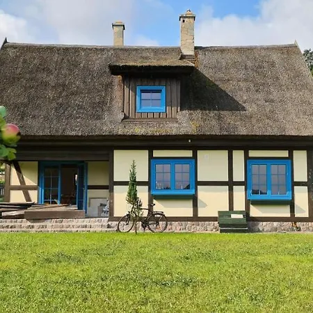 Kaszuby, Dom Kaszubski Nad Jeziorem Danielowa Dolina 펜션