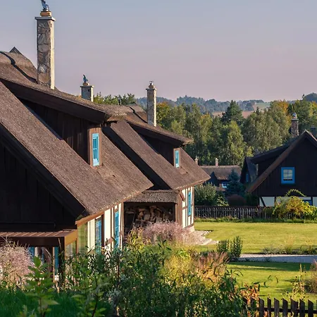Kaszuby, Dom Kaszubski Nad Jeziorem Danielowa Dolina