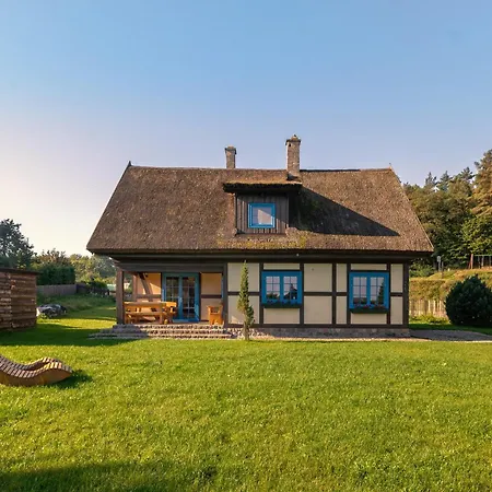 Kaszuby, Dom Kaszubski Nad Jeziorem Danielowa Dolina 度假居 *