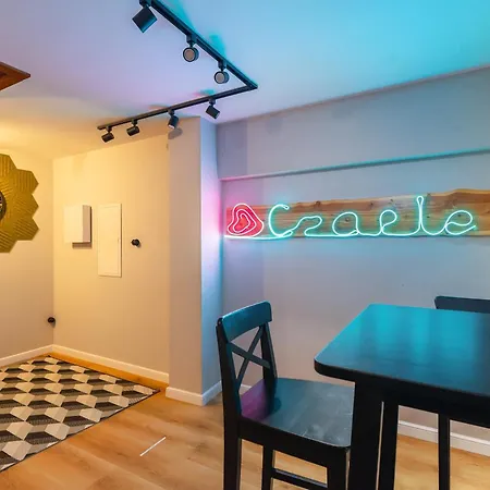 Kaszuby, Dom Kaszubski Nad Jeziorem Danielowa Dolina * 兹姆巴克