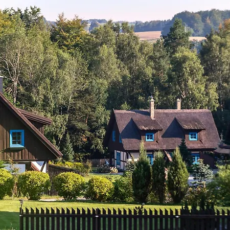 Kaszuby, Dom Kaszubski Nad Jeziorem Danielowa Dolina * Szymbark (Pomerania)