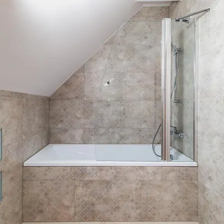 Kaszuby, Dom Kaszubski Nad Jeziorem Danielowa Dolina *