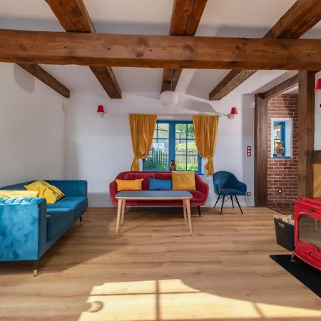 Kaszuby, Dom Kaszubski Nad Jeziorem Danielowa Dolina Vakantiehuis *