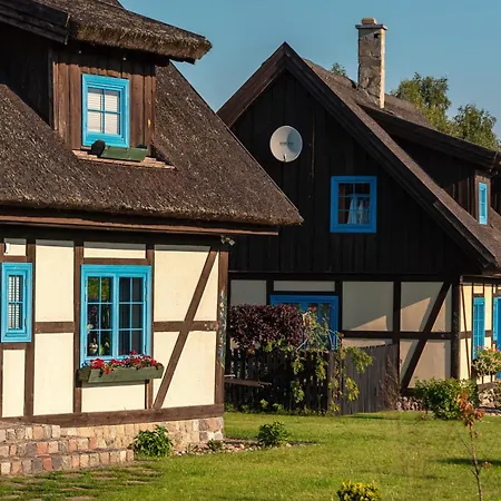 Kaszuby, Dom Kaszubski Nad Jeziorem Danielowa Dolina * Szymbark (Pomerania)