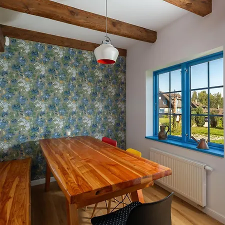 Kaszuby, Dom Kaszubski Nad Jeziorem Danielowa Dolina 度假居 兹姆巴克