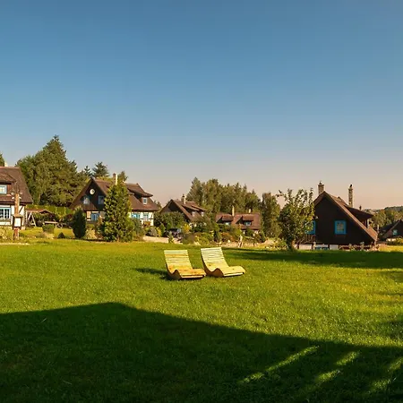 Kaszuby, Dom Kaszubski Nad Jeziorem Danielowa Dolina