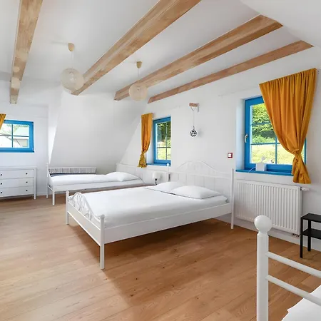 度假居 Kaszuby, Dom Kaszubski Nad Jeziorem Danielowa Dolina *