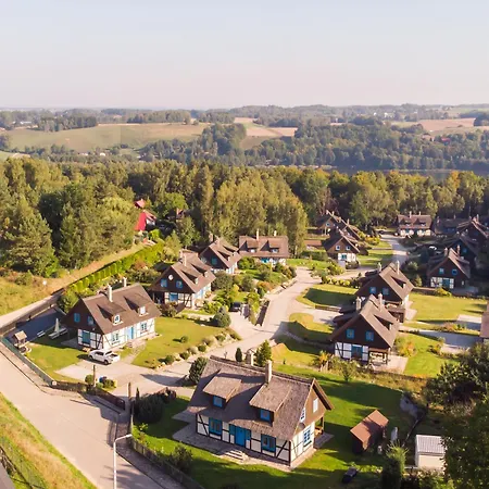 Kaszuby, Dom Kaszubski Nad Jeziorem Danielowa Dolina * Szymbark (Pomerania)