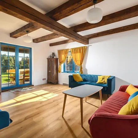 度假居 Kaszuby, Dom Kaszubski Nad Jeziorem Danielowa Dolina