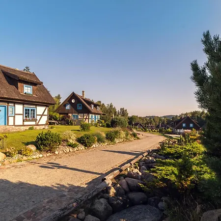 Kaszuby, Dom Kaszubski Nad Jeziorem Danielowa Dolina * Szymbark (Pomerania)