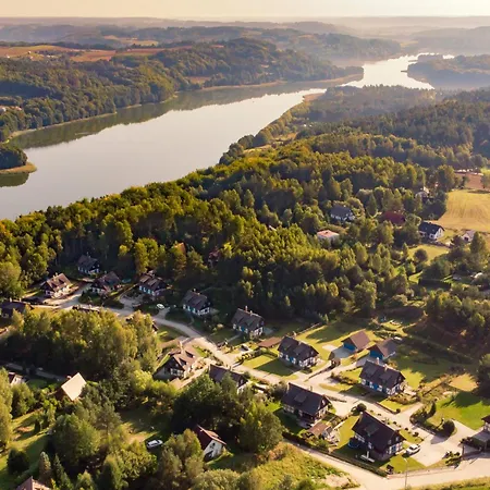 Kaszuby, Dom Kaszubski Nad Jeziorem Danielowa Dolina * Szymbark (Pomerania)
