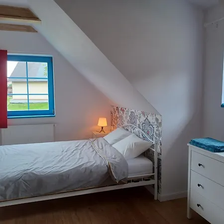 Feriehus Kaszuby, Dom Kaszubski Nad Jeziorem Danielowa Dolina