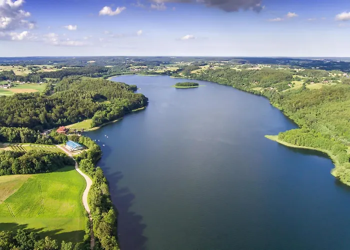 Kaszuby, Dom Kaszubski Nad Jeziorem Danielowa Dolina