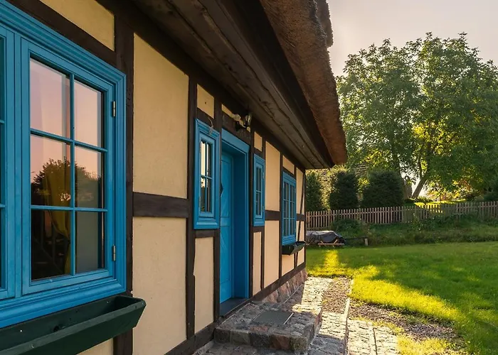 Kaszuby, Dom Kaszubski Nad Jeziorem Danielowa Dolina Szymbark (Pomerania)