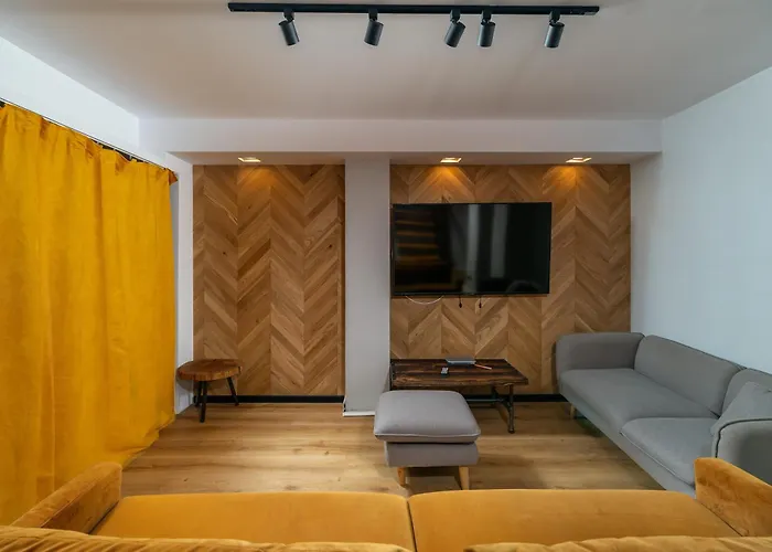 Kaszuby, Dom Kaszubski Nad Jeziorem Danielowa Dolina