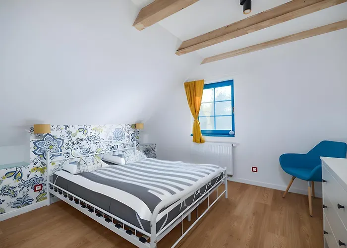 Kaszuby, Dom Kaszubski Nad Jeziorem Danielowa Dolina