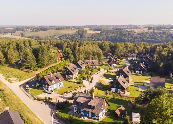 Kaszuby, Dom Kaszubski Nad Jeziorem Danielowa Dolina * Szymbark (Pomerania)